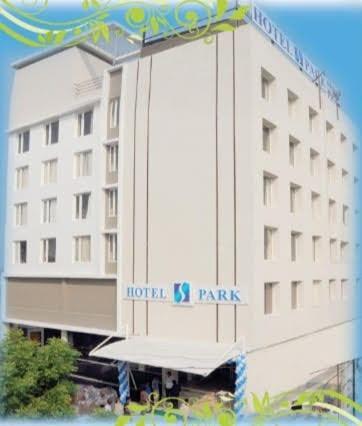 Hotel-S-Park Khammam Exteriör bild